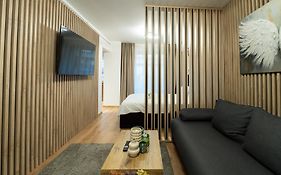 Bcb Aparts Parkside